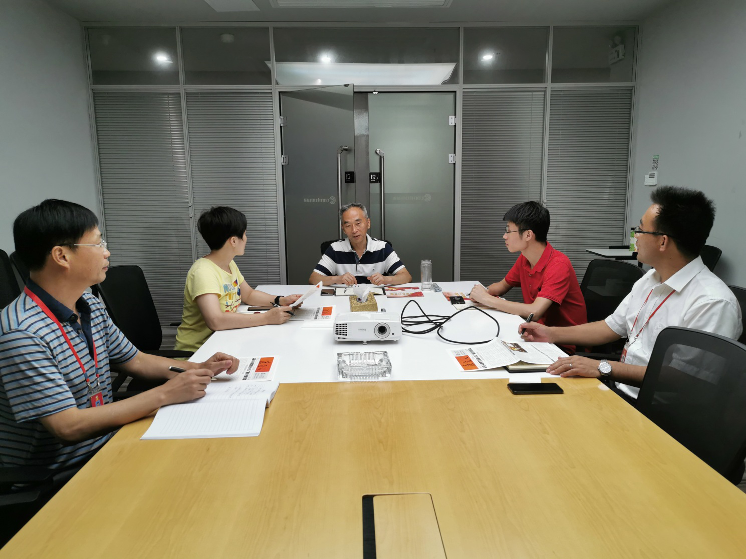 抓教育守初心  擔使命促經營